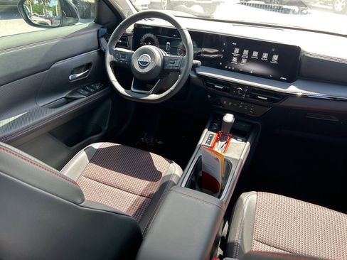 New 2026 Nissan Kicks SR FWD image 10