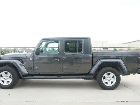 Used 2021 Jeep Gladiator Sport AWD/4WD image 6