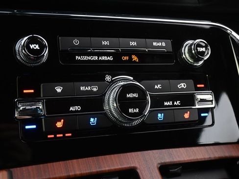 Used 2024 Lincoln Navigator Reserve AWD/4WD image 31