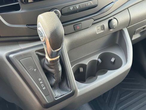 New 2025 Ford Transit 250 148 Medium Roof image 31