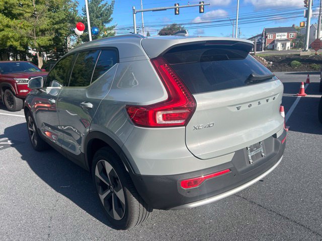 Used 2025 Volvo XC40 B5 Plus w/ Protection Package Premier AWD/4WD image 5