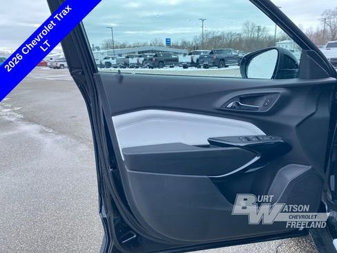 New 2026 Chevrolet Trax LT w/ Sunroof Package image 10