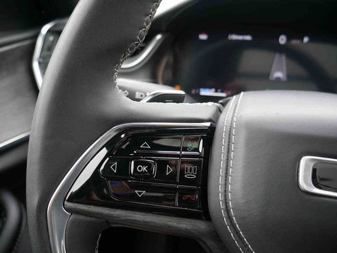 Used 2024 Jeep Grand Cherokee Overland image 40