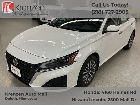 Used 2023 Nissan Altima 2.5 SV w/ SV Premium Package AWD/4WD image 1