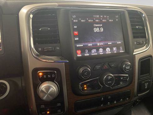 Used 2017 RAM 1500 Laramie AWD/4WD image 10