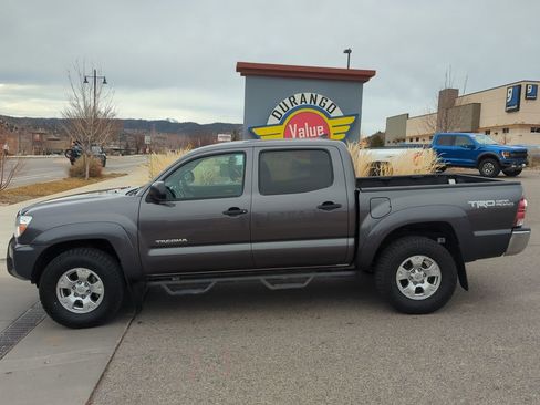 Used 2013 Toyota Tacoma w/ TRD Off-Road Pkg image 3