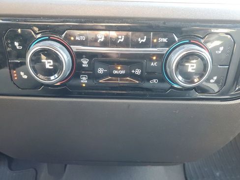 Used 2025 Chevrolet Silverado 1500 LT image 23