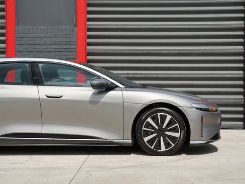 Used 2023 Lucid Air Touring AWD/4WD image 11