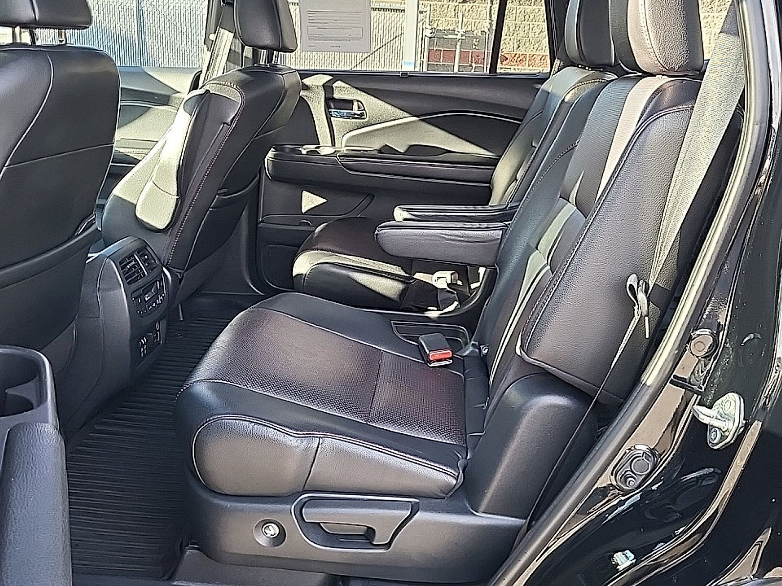 Used 2020 Honda Pilot Black Edition image 12