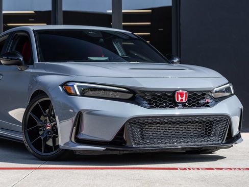 Used 2023 Honda Civic Type R image 5