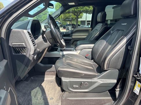 Used 2020 Ford F150 Platinum w/ Equipment Group 701A Luxury AWD/4WD image 19