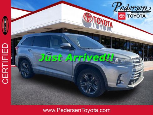 Certified 2019 Toyota Highlander Limited Platinum image 1