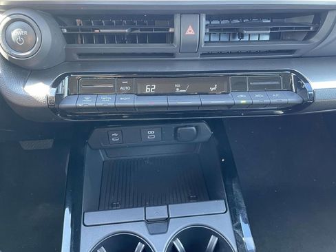 Used 2025 Toyota Prius LE image 41