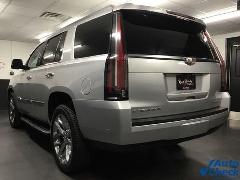 Used 2017 Cadillac Escalade Luxury image 8