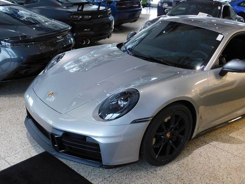Used 2025 Porsche 911 Carrera T image 5