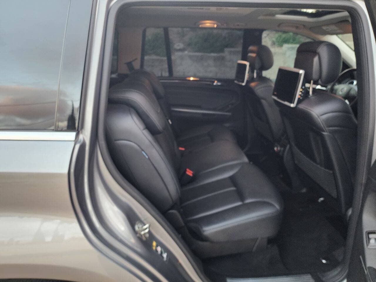 Used 2012 Mercedes-Benz GL 450 4MATIC image 17