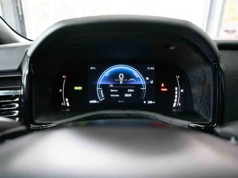 Used 2025 Toyota Camry SE FWD image 15