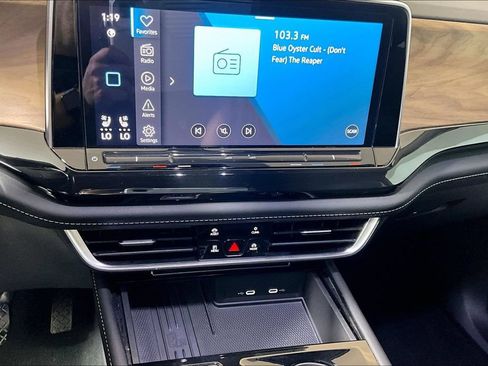Used 2025 Volkswagen Atlas SE FWD image 25