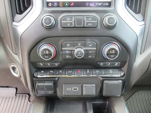 Used 2020 Chevrolet Silverado 1500 LTZ w/ LTZ Premium Package image 23