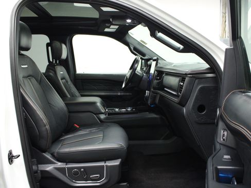 Used 2022 Ford Expedition Max Platinum AWD/4WD image 17
