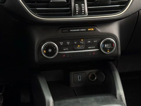 Certified 2020 Ford Escape SE image 28