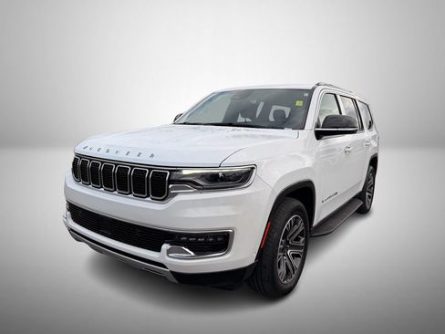 Used 2024 Jeep Wagoneer Series II w/ Flexible Seating Group AWD/4WD image 2