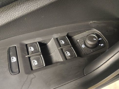 Used 2023 Volkswagen Jetta SE image 27