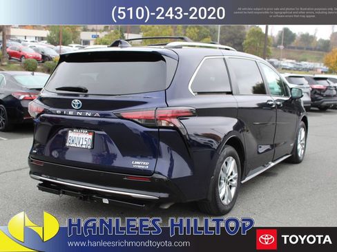Used 2021 Toyota Sienna Limited image 7