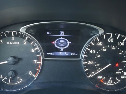Used 2020 Nissan Pathfinder Platinum FWD image 10