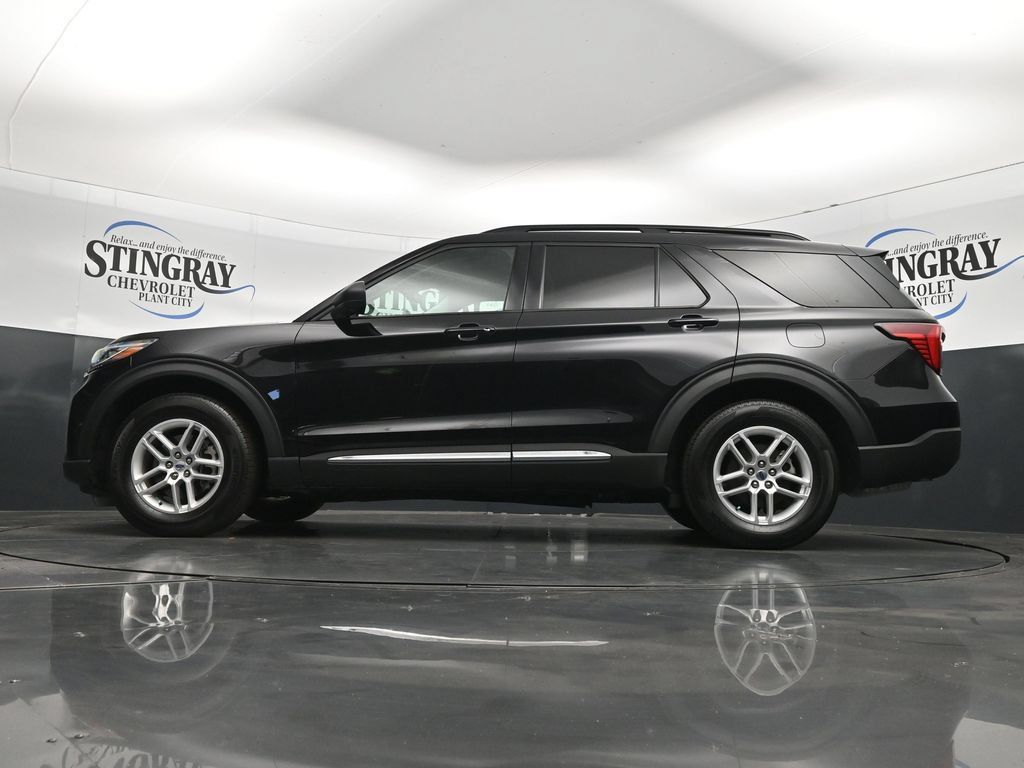 Used 2025 Ford Explorer Active RWD image 38