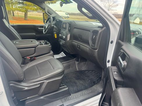 Used 2022 GMC Sierra 3500 Pro w/ Convenience Package image 11