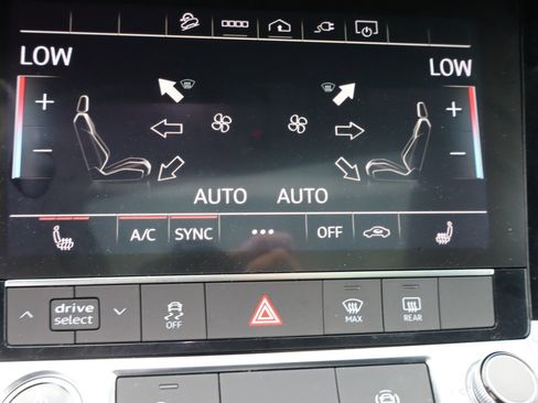 Used 2021 Audi e-tron Premium w/ Towing Package AWD/4WD image 10