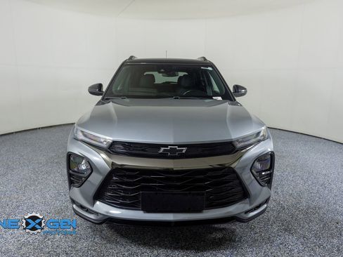 Used 2023 Chevrolet TrailBlazer RS FWD image 2