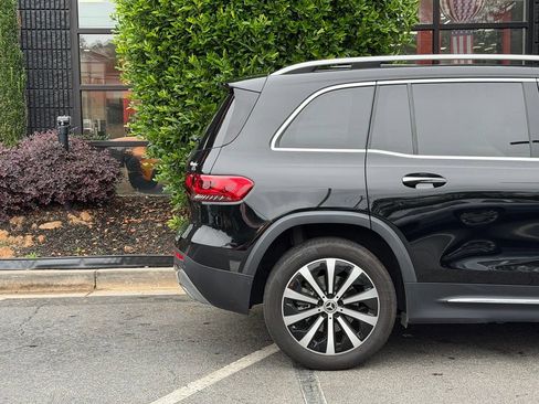 Used 2022 Mercedes-Benz GLB 250 4MATIC w/ Premium Package Lite image 22