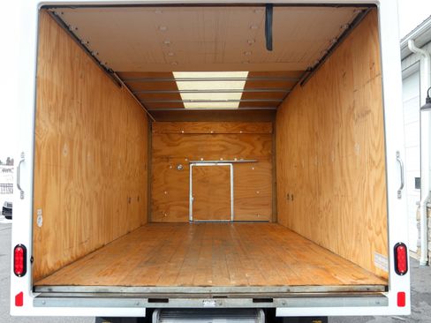 Used 2024 Chevrolet Express 3500 w/ Power Convenience Package image 9