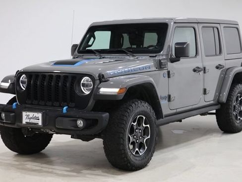 Used 2022 Jeep Wrangler Unlimited Rubicon 4xe w/ Dual Top Group AWD/4WD image 3