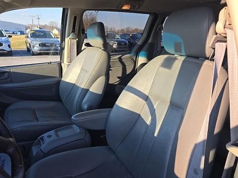 Used 2005 Dodge Grand Caravan SXT w/ Leather Interior Group image 19