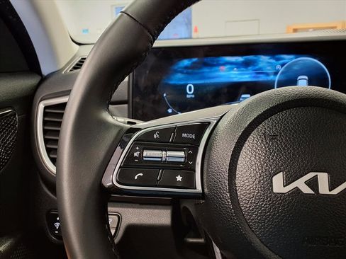 Used 2025 Kia Seltos EX w/ EX Sunroof Package image 29