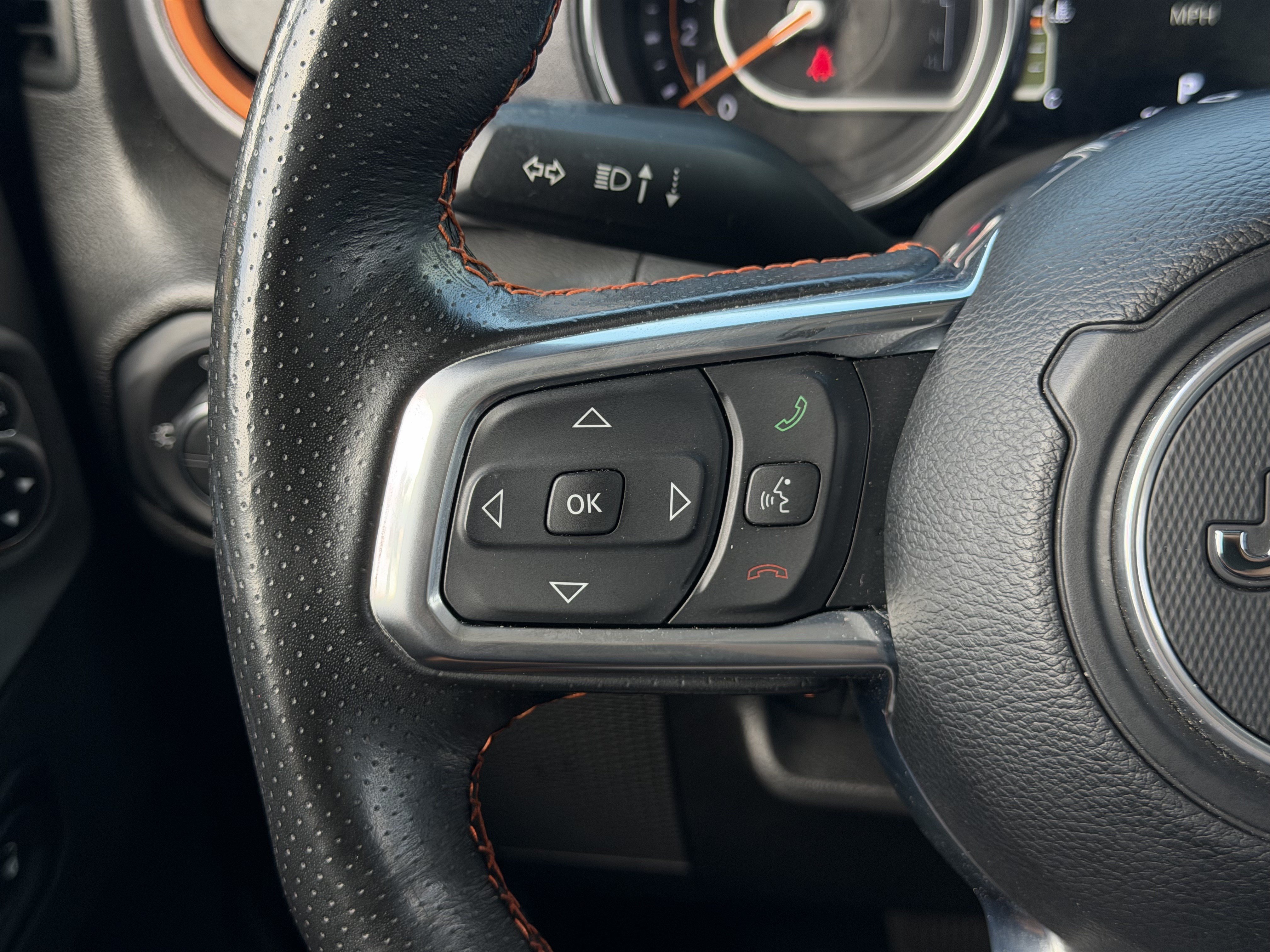 Used 2023 Jeep Gladiator Mojave w/ Cold Weather Group AWD/4WD image 18