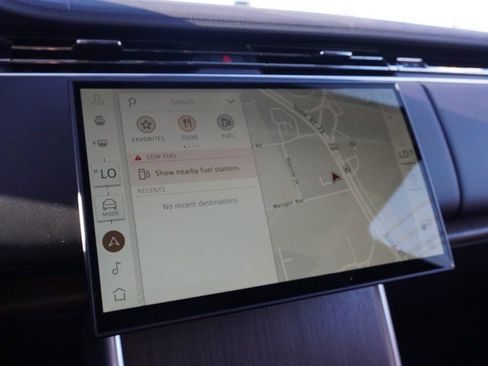 Used 2025 Land Rover Range Rover SE image 46