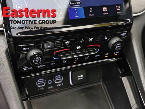 Used 2023 Jeep Grand Cherokee L Limited w/ Luxury Tech Group II AWD/4WD image 20