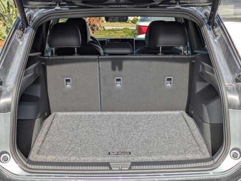 New 2026 Volkswagen Tiguan SE R-Line FWD image 13