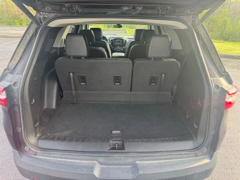 Used 2018 Chevrolet Traverse LT image 9