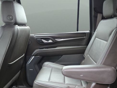 Used 2022 GMC Yukon XL Denali AWD/4WD image 24