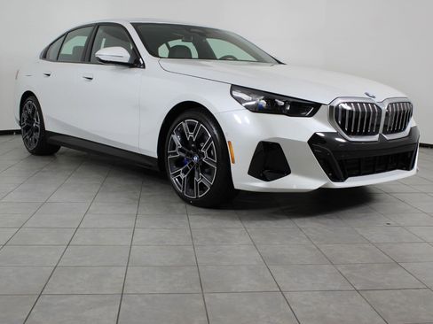 New 2026 BMW 530i xDrive w/ M Sport Package image 7