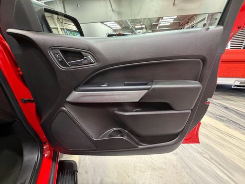 Used 2016 Chevrolet Colorado LT w/ LT Convenience Package image 38