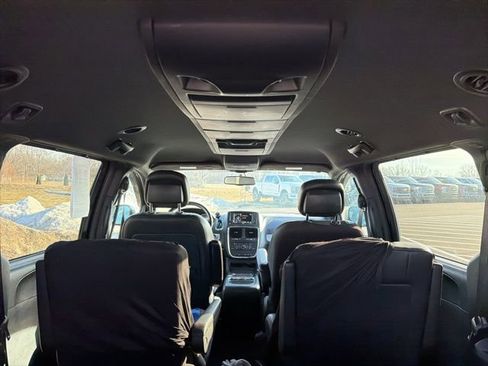 Used 2017 Dodge Grand Caravan GT image 9