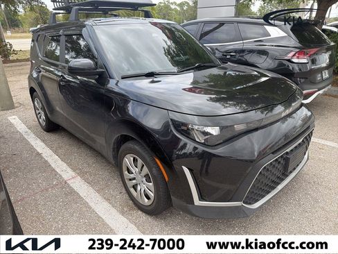 Used 2023 Kia Soul LX image 1