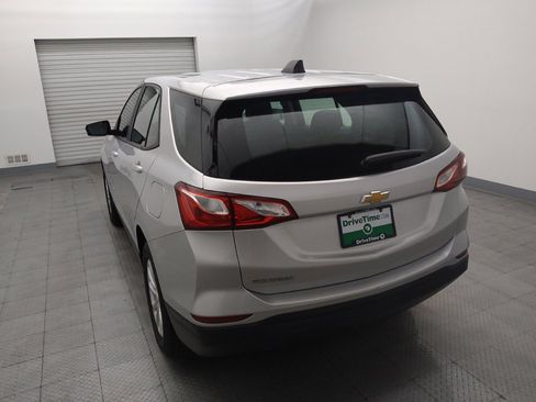 Used 2020 Chevrolet Equinox LS FWD image 6