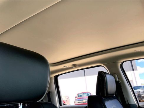 Used 2022 RAM 1500 Laramie w/ Laramie Southwest Edition image 13